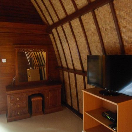 Sandy Beach Bungalows Gili Air Bagian luar foto