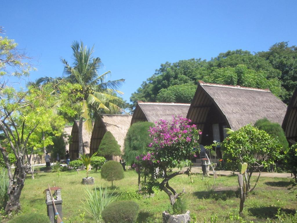 Sandy Beach Bungalows Gili Air Bagian luar foto